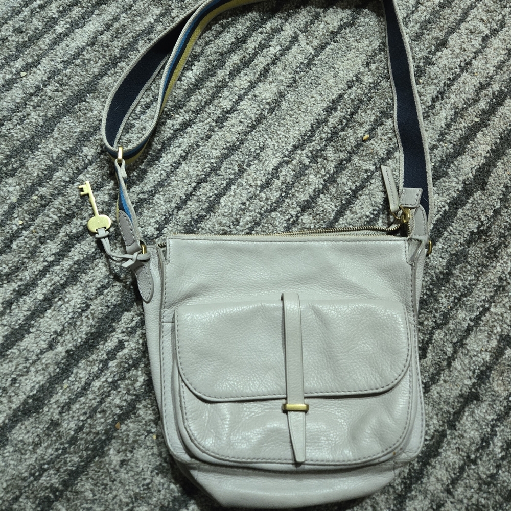 Elegant Fossil Cream Leather Crossbody Bag, 10